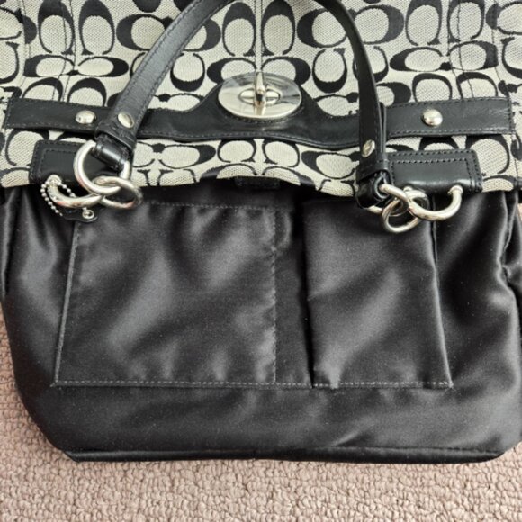 Coach Penelope Signature Carryall - Picture 8 of 9